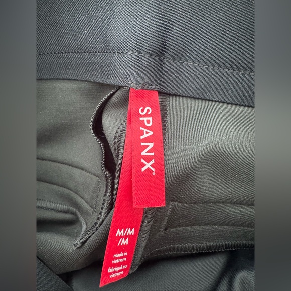 Spanx - NWT - M like leather flare pants - Picture 4 of 4